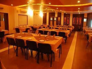 Hotel Indralok Junagadh Exterior photo